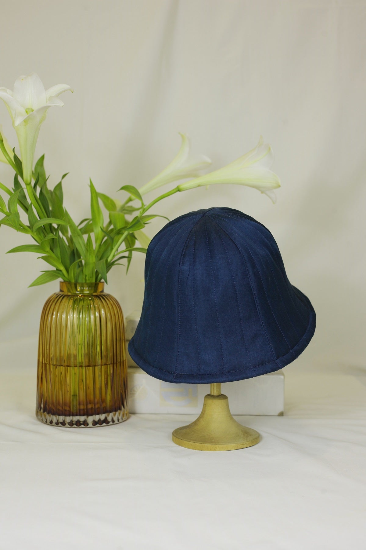 Vaud silk bucket hat