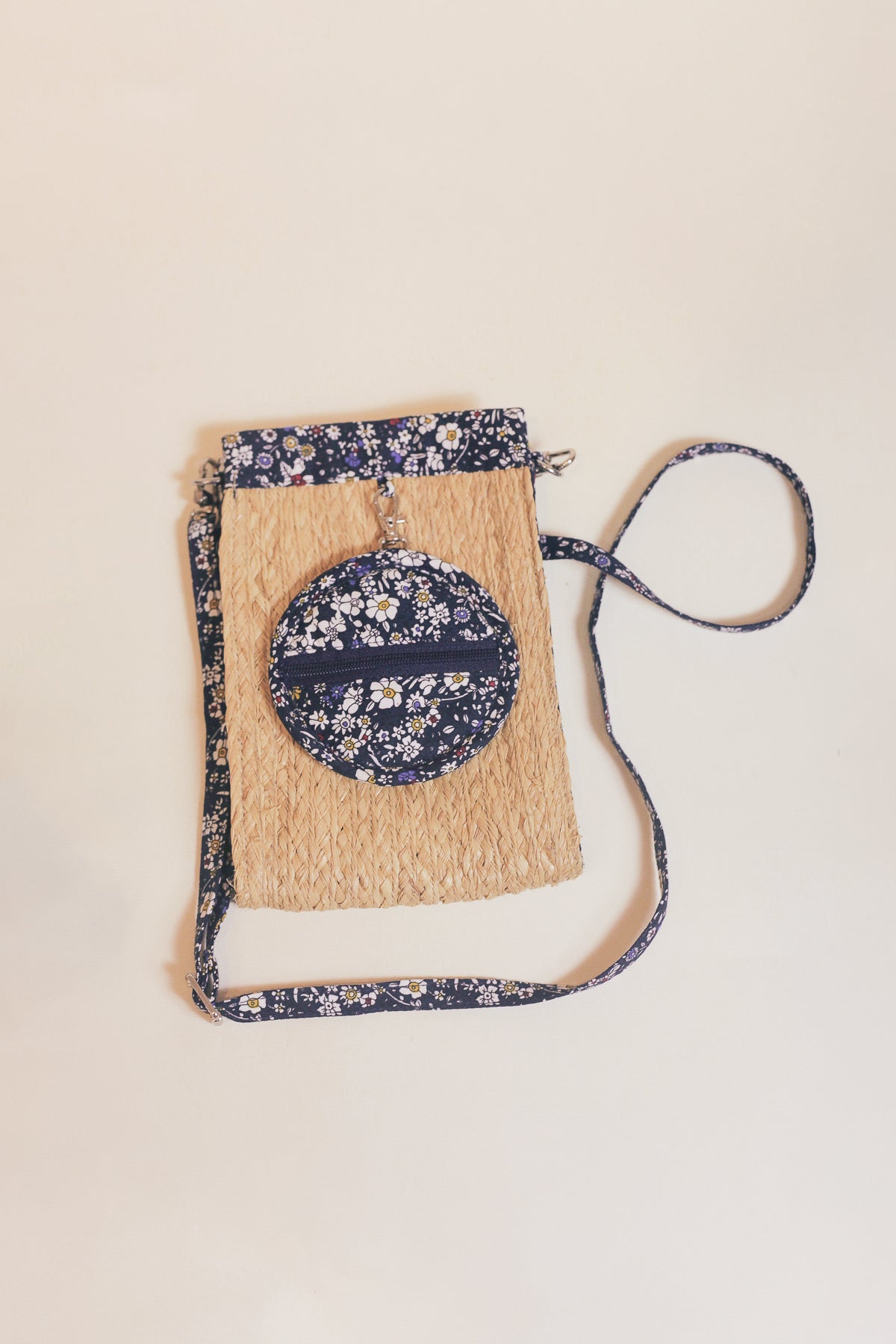 Lola raffia crossbody bag with keychain
