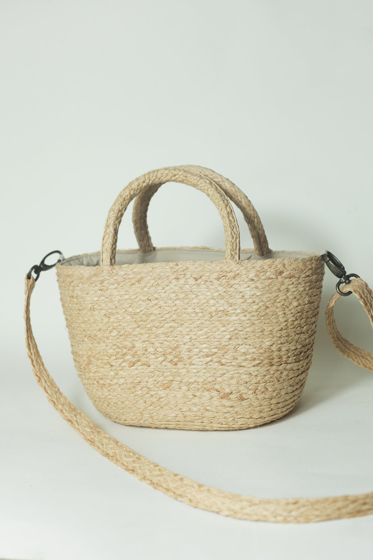 Ray raffia bucket bag