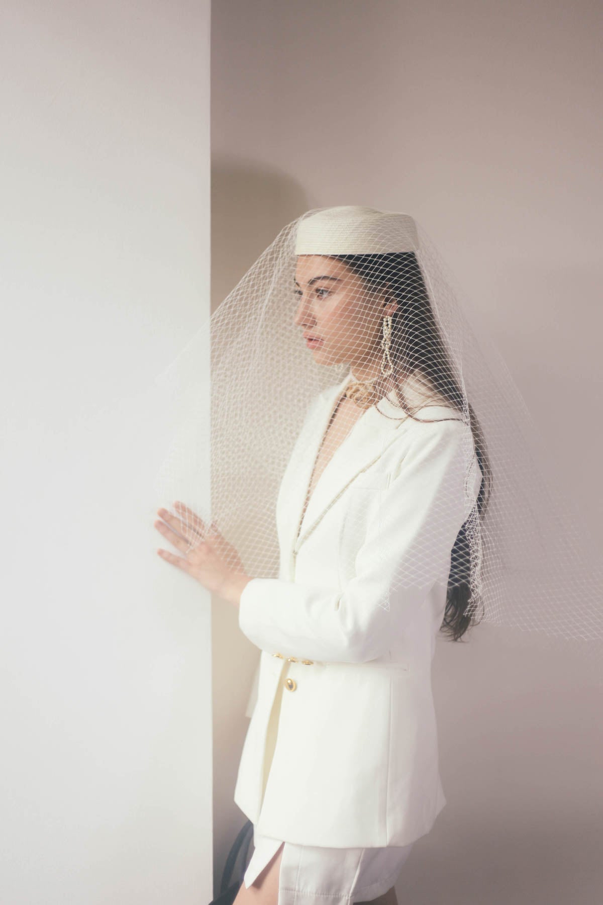 Mila fascinator veil