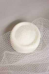 Jackie fascinator veil