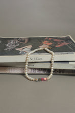 Charger l&#39;image dans la visionneuse de galerie, Pearly personalized necklace