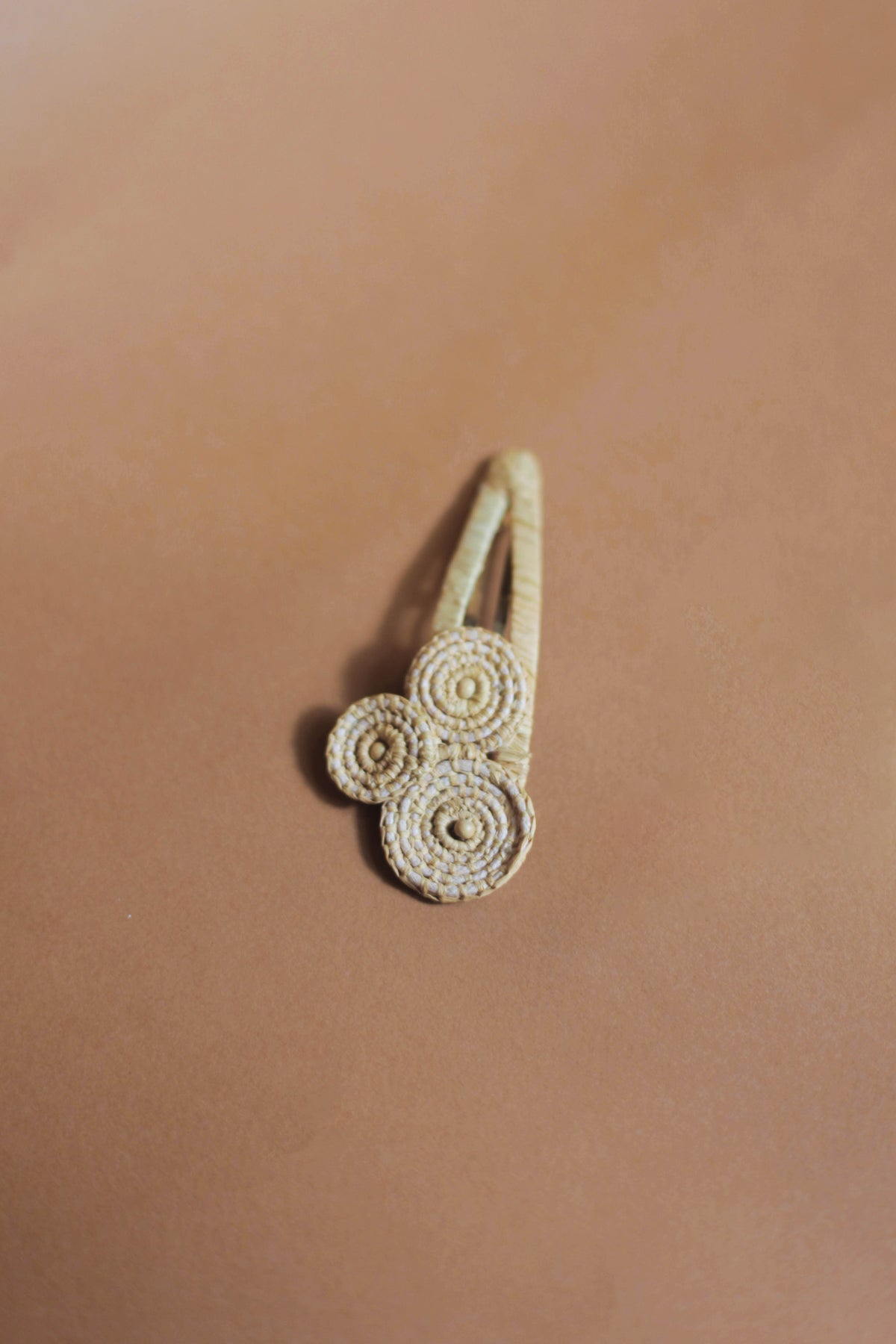 Pixeli raffia hair clip