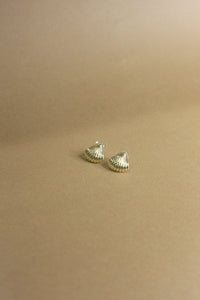 Scallop gold-plated earrings