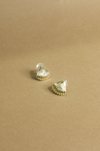 Scallop gold-plated earrings