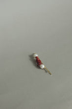Charger l&#39;image dans la visionneuse de galerie, Twinnie coral &amp; pearl hair clip