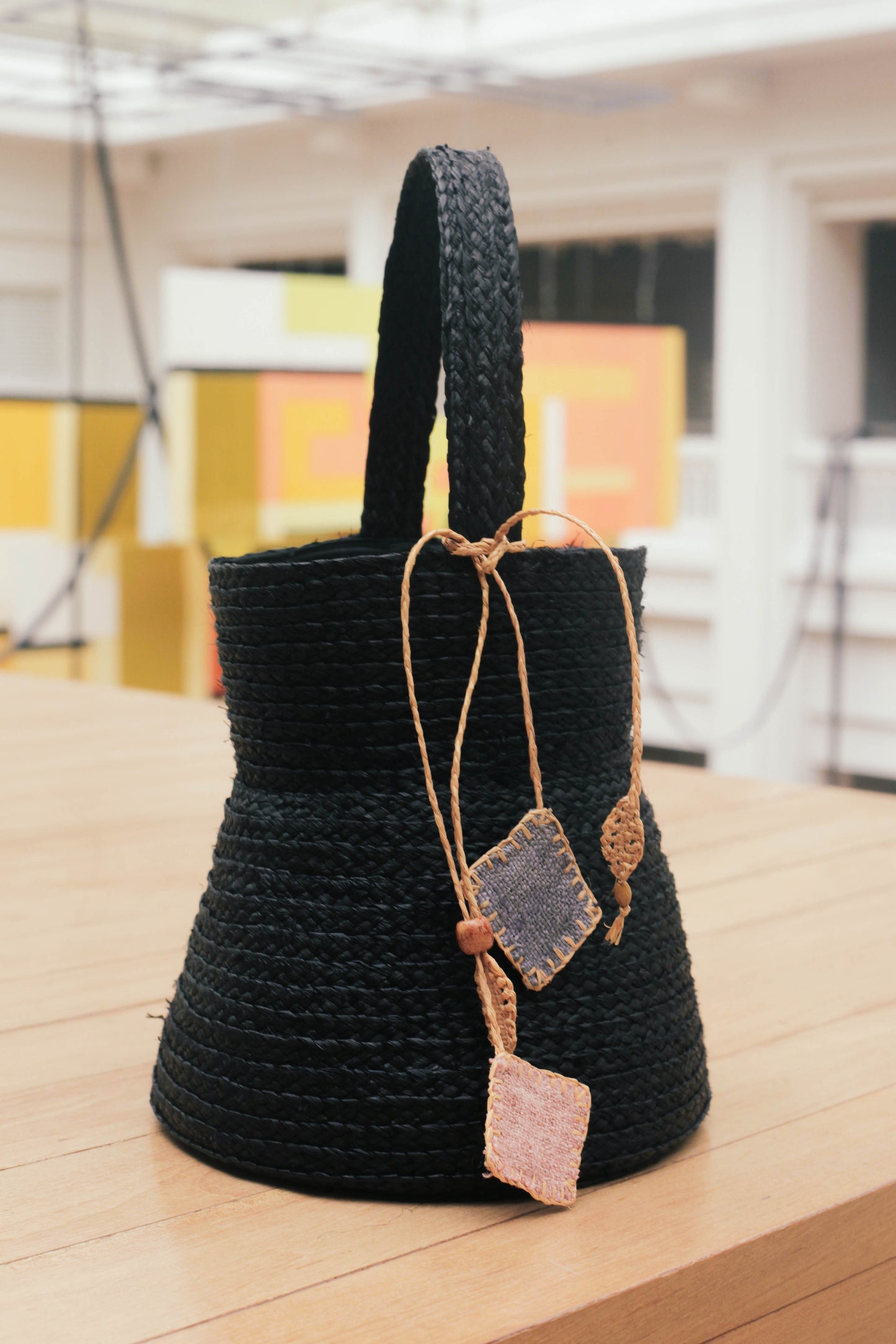Arybayo black raffia jug bag