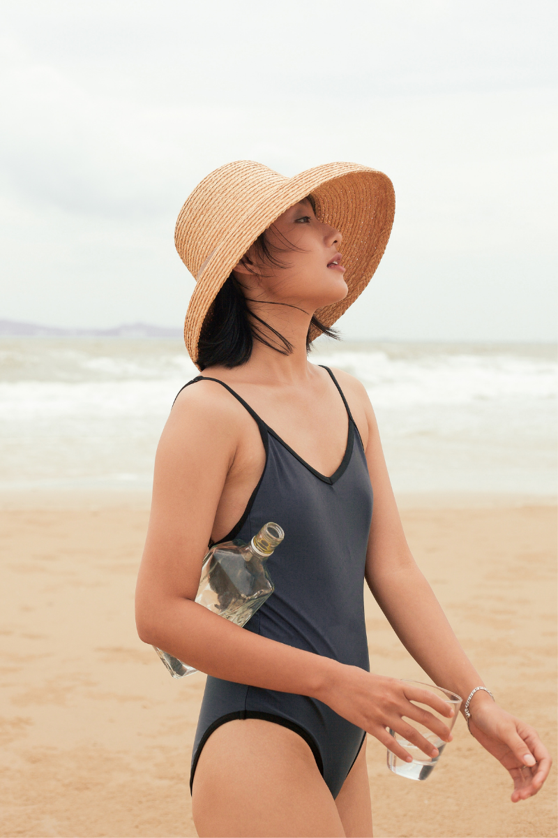 Clémentine raffia downturn brim hat with hand-sewn fabric details in 3 warm color