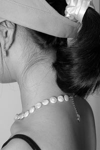 Frances flat pearl choker