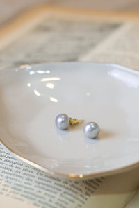 Moon Egg pearl earrings